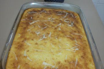 Bolo de fubá cremoso