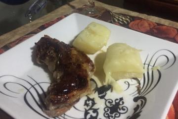 Costelinha de porco assada com mel e limão
