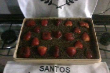 Bolo de chocolate com morango