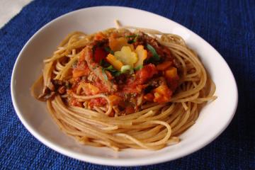 Espaguete com carne e cenoura da Abima