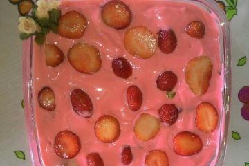 Mousse de morango rápida