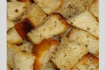 Croutons com pão Italiano do Lúcio Cezar
