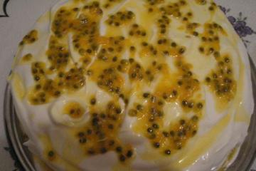 Bolo delicioso de mousse de maracujá