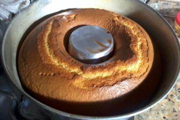 Receita de bolo de fubá simples fofinho e fácil de fazer!