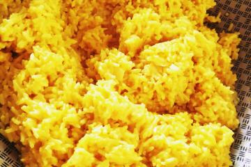 Arroz açafrão com parmesão