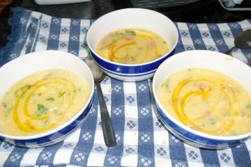 Sopa da fubá com lingüiça