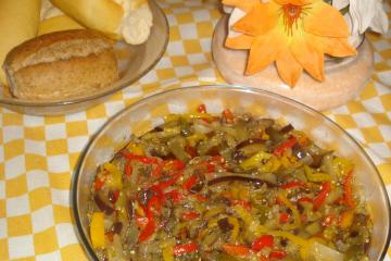 Salada de berinjela e pimentão