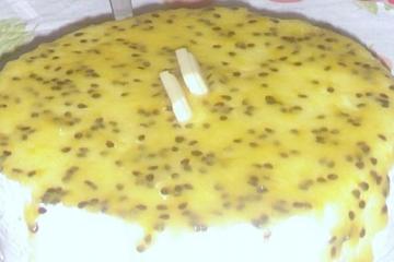 Bolo de maracujá trufado