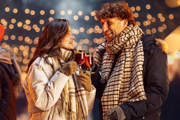 Parece a mesma coisa, mas não é! Saiba qual a diferença entre quentão e vinho quente para nunca mais confundir