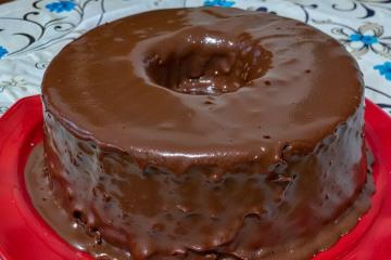 Bolo de chocolate simples