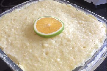 Bolo de laranja molhadinho de micro-ondas