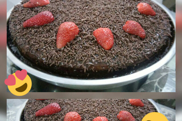 Bolo de chocolate com morango