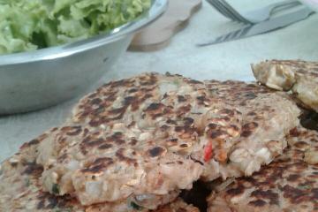 Hambúrguer de atum com aveia