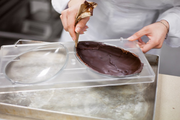 Quer vender muito nesta Páscoa? Aqui estão os 10 truques de profissionais para ovos de chocolate perfeitos sem desperdícios
