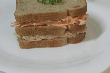 Sanduíche natural de atum com ricota