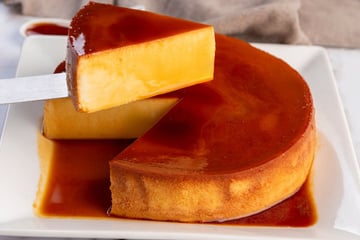 Pudim de geladeira de liquidificador com a calda perfeita