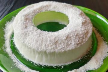 Pudim de maria-mole de coco
