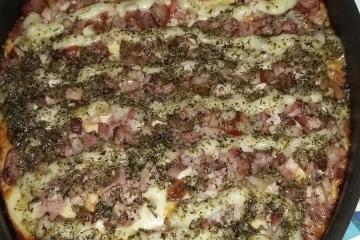 Massa de pizza alta e fofa