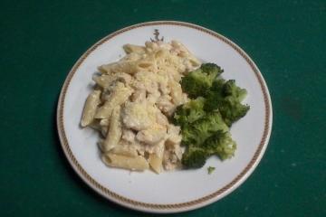Macarrão light com frango e molho branco
