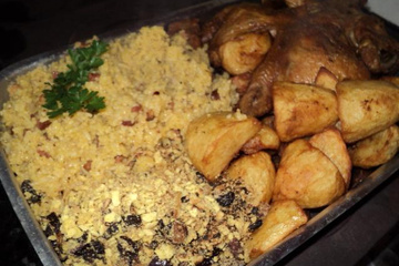 Frango à moda caipira ,com batatas e arroz