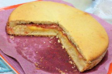 Torta de parmesão recheada com queijo e presunto