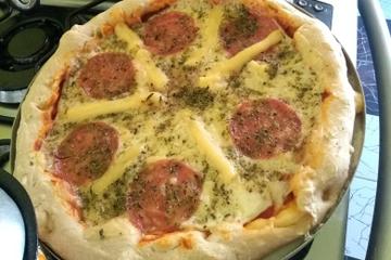 Pizza com borda recheada