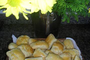 Pão recheado com presunto e queijo