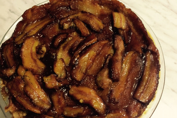 Torta de banana caramelizada
