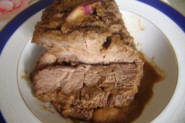 Carne de panela ao molho de cebola