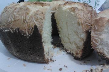 Bolo de coco com leite condensado