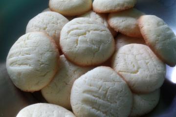 Biscoito de amido de milho e leite condensado fácil