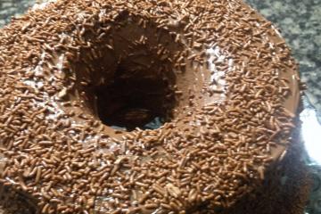 Bolo de iogurte com creme de avelã