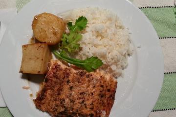 Salmão ao molho de maracujá