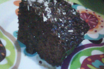 Bolo de chocolate e calda de chocolate