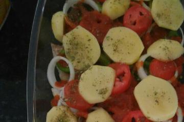 Filé de merluza com batata ao forno
