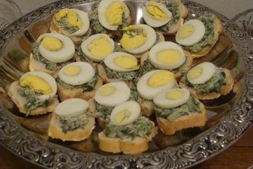 Torradas com creme de espinafre