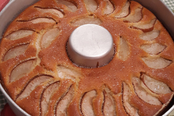 Bolo de pera fácil e gostoso