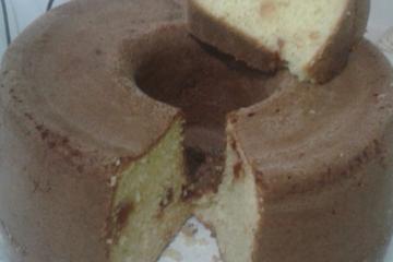 Bolo de fubá com goiabada