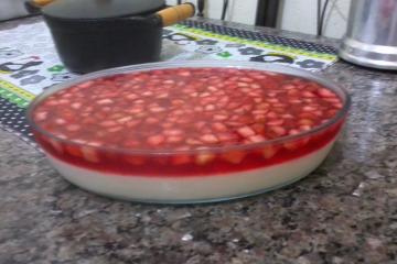 Torta de morango com gelatina