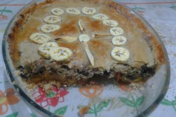 Torta de sardinha com banana da terra