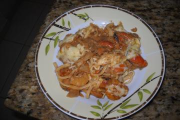 Macarrão com camarão e mexilhões