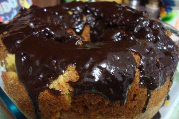 Receita de Bolo de Cenoura com Chocolate - Guia da Cozinha