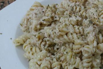 Macarrão com atum