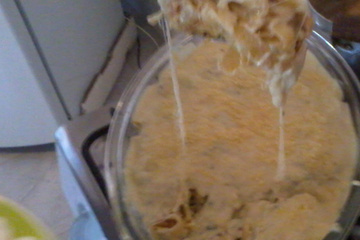Macarrão de queijo com molho branco