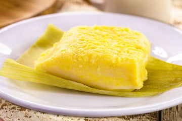 Pamonha de milho verde na cuscuzeira: receita prática doce ou salgada