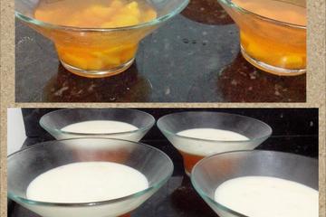 Gelatina com pêssego e creme branco