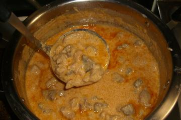 Estrogonofe misto de frango e carne rápido