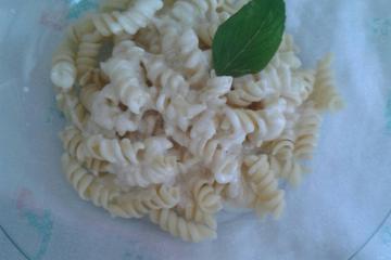 Macarrão ao molho branco