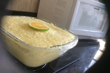Bolo de laranja molhadinho de micro-ondas