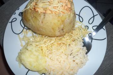 Batata recheada de micro-ondas